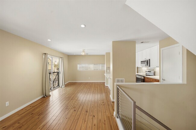 Building Photo - 1302 Rosalie St