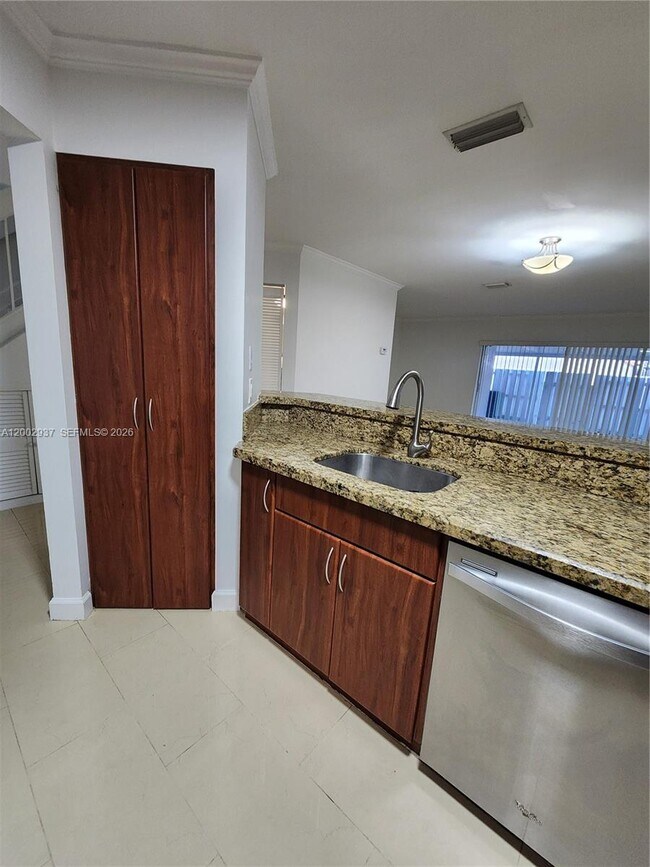 Building Photo - 6485 SW 129th Ave