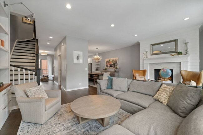 Building Photo - 232 E 18th St