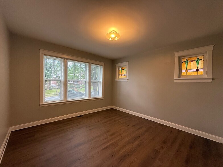 Living Room - 4658 Delor St