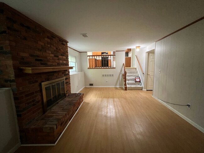 Building Photo - 1891 N Lake Dr