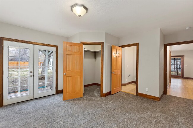 Master Bedroom, Bathroom, Walk-In Closet & French Doors - 3816 W Taft St