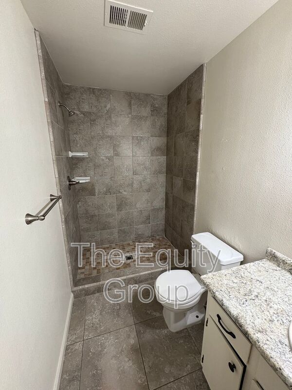 Building Photo - 1641 S Thomas St