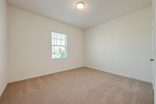 Building Photo - 1017 White Birch Ln