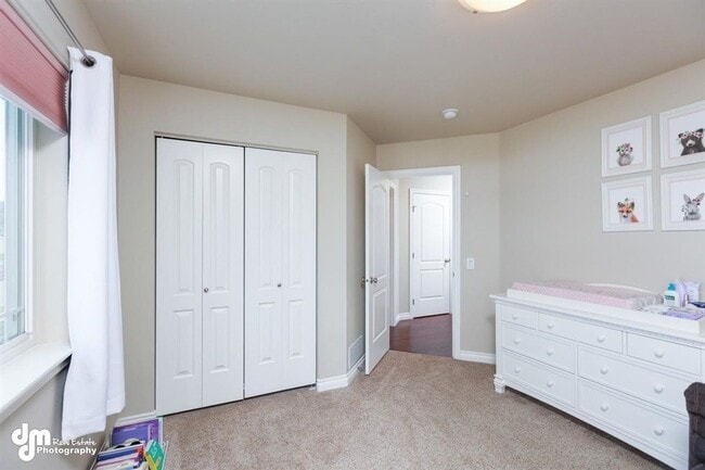 Building Photo - Gorgeous 4 Bedroom Home in West Park!