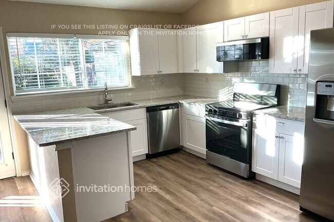 Building Photo - 8102 Kensington Dr