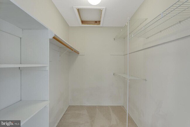 Building Photo - 2206 Aspen Dr