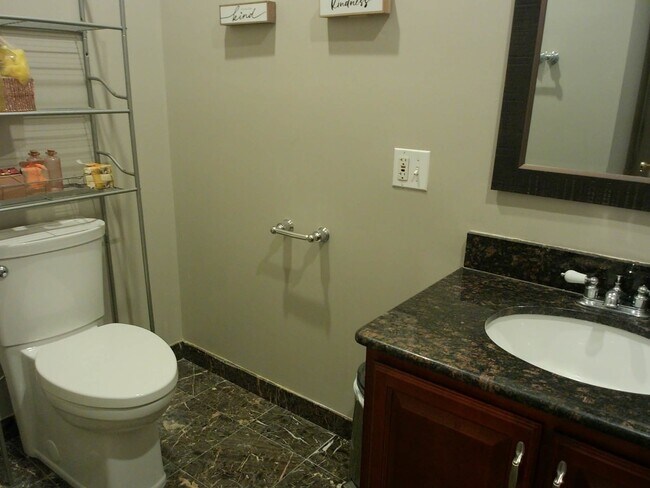 Building Photo - 6324 S Kimbark Ave