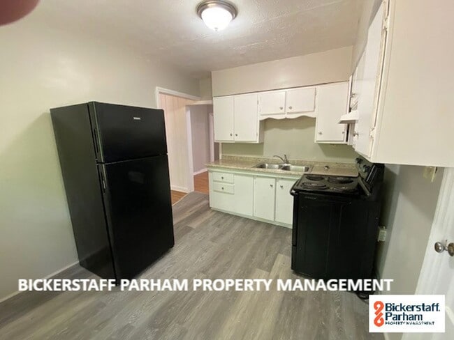 Building Photo - Discover the Perfect Blend of Comfort and Convenience