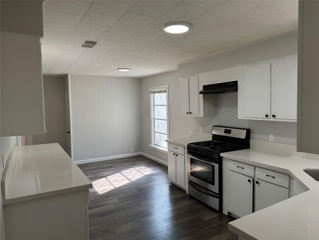 Building Photo - 7920 Findlay St