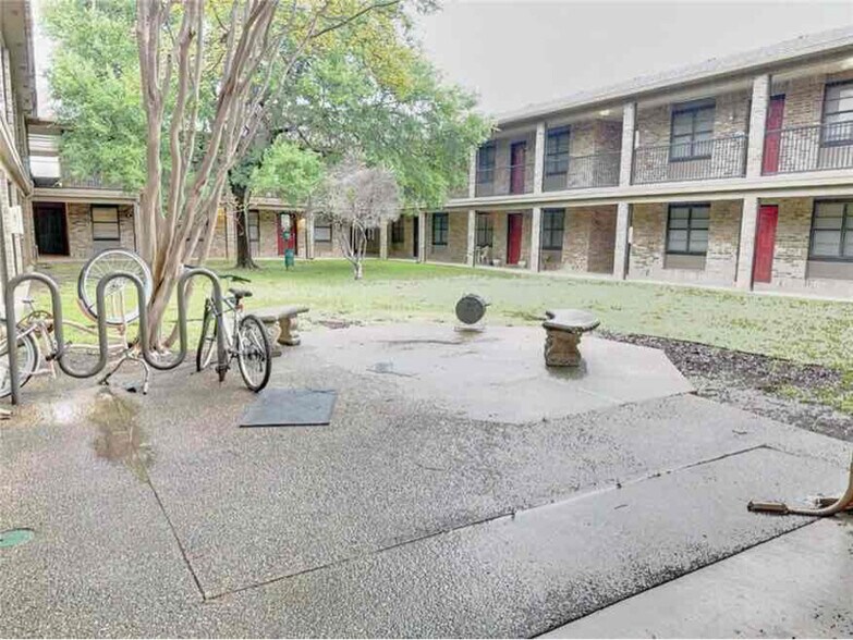 Building Photo - 1214 Baylor Ave