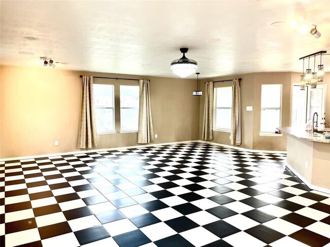 Building Photo - 19111 Canaras Ct