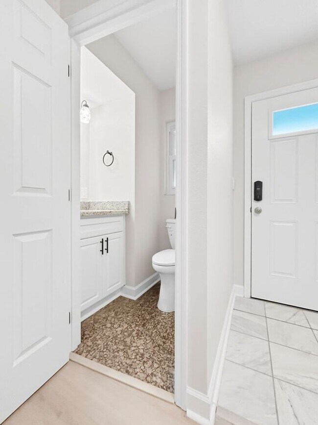 Building Photo - Modern & Bright Living in South Pasadena – Your Coastal Retreat!