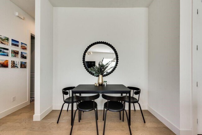 Building Photo - 5954 Lewis St