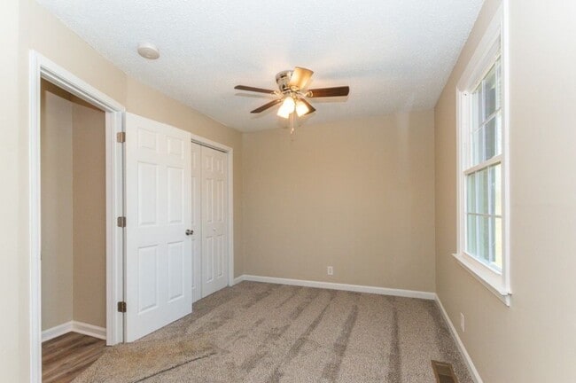 Building Photo - 816 Garrettsburg Rd