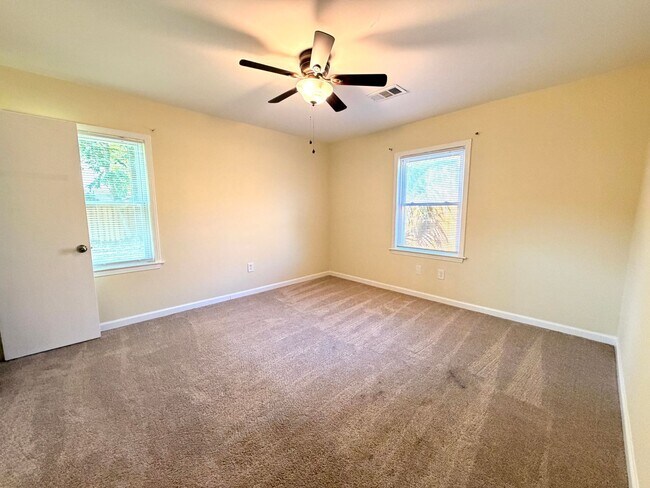 Building Photo - 639-B Windermere Blvd.