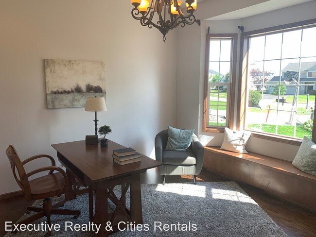 Building Photo - 6 br, 4 bath House - 6086 Summit Curve S