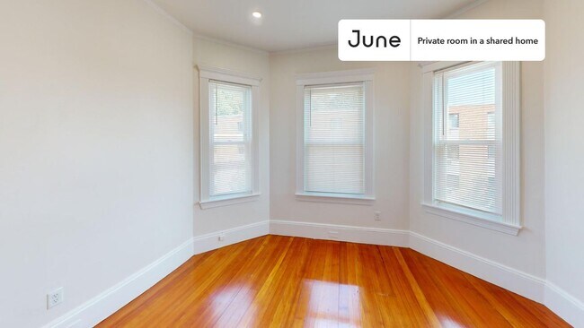 Primary Photo - Private bedroom in 3 bed/1 bath Home
