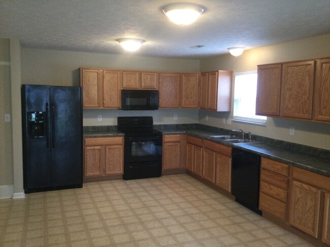Building Photo - 1046 Swinton Way