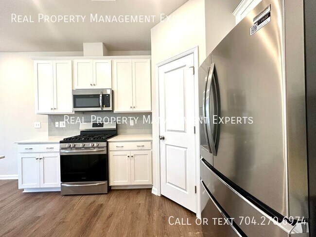 Building Photo - 13123 Cottage Crst Ln