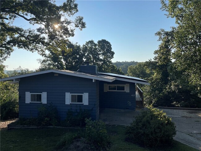 Building Photo - 42 Hope Dr