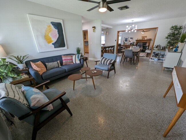Primary Photo - 3701 Ibis Dr