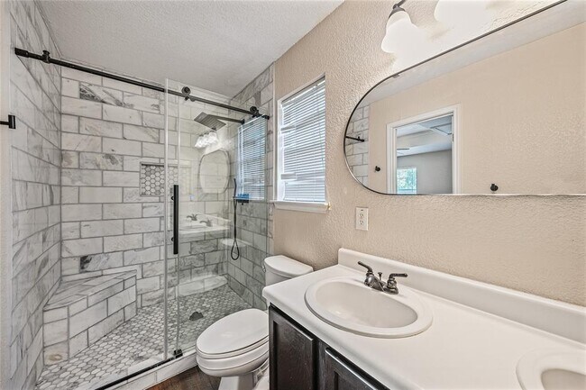 Building Photo - 709 Black Isle Dr