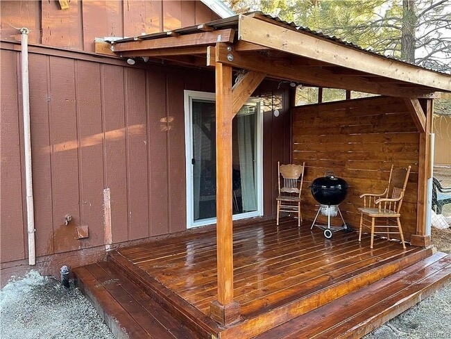 Building Photo - Warm & Cozy Single-Story Home in Big Bear City