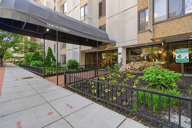 Building Photo - 1440 N St NW
