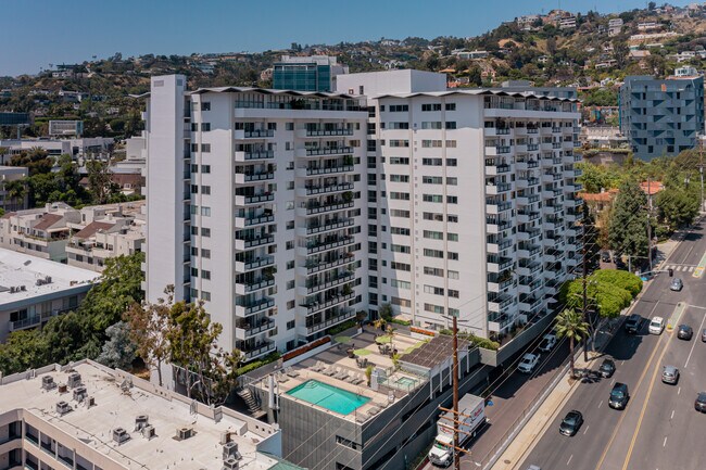 Building - 1155 N La Cienega Blvd