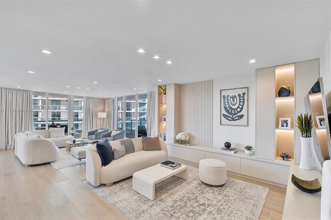Building Photo - 2127 Brickell Ave