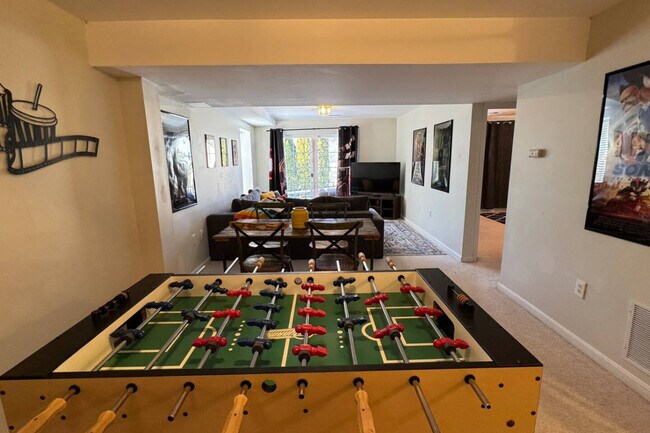 Building Photo - 9414 Grant Ave