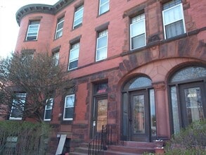 Building Photo - 1887 Beacon St