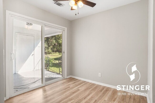 Building Photo - 31 Harding St