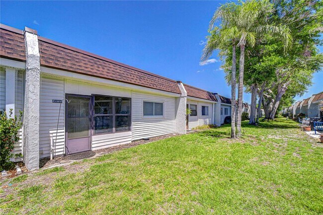 Building Photo - 13870 Oakwood Ln