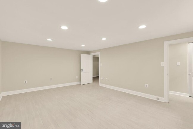 Building Photo - 4809 Wellington Dr