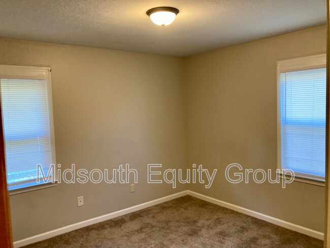 Building Photo - 124 Lower Brownsville Rd