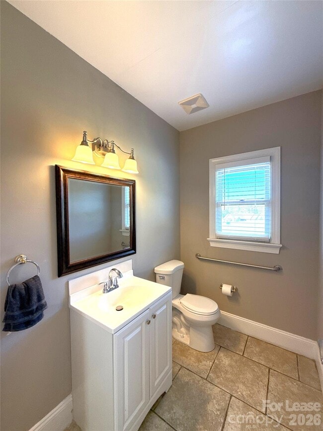 Building Photo - 14009 Thompson Rd