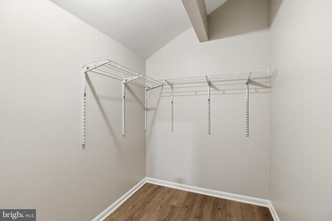 Building Photo - 1647 Carriage House Terrace