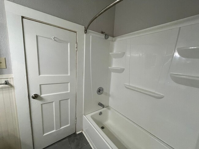 Building Photo - SUMMERDALE COTTAGE