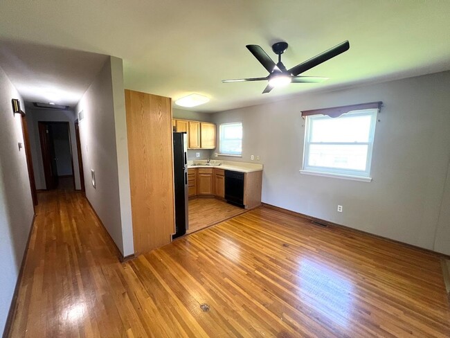 Building Photo - Move In Ready - 3 Bedroom 1.5 Bath In St. ...