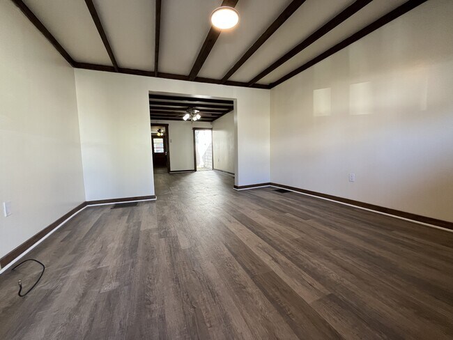 Building Photo - 934 S 21st St