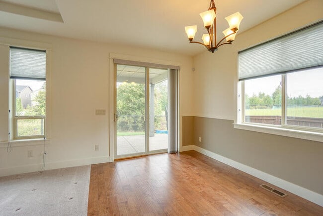 Building Photo - NEWER THREE BEDROOM IN CUL-DE-SAC