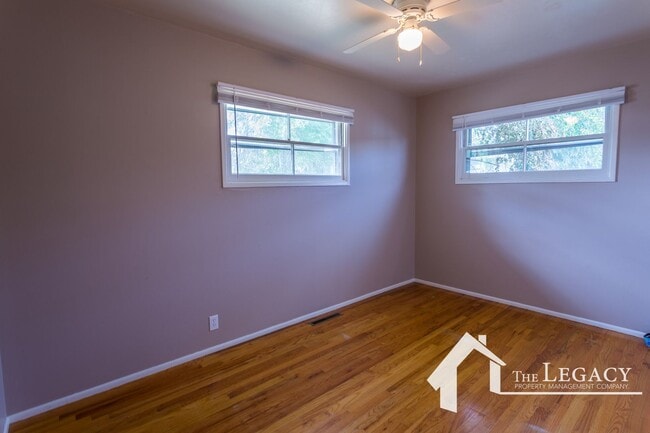 Building Photo - Ranch Style Home