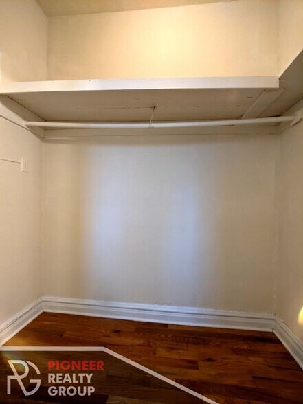 Building Photo - 4829 N Damen Ave