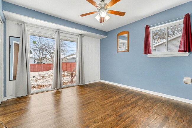 Building Photo - Charming 3-Bed Home - $2000/ month