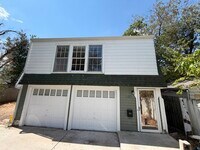 Building Photo - 2225 N Gatewood Ave