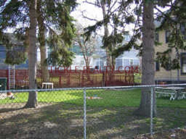 Building Photo - 11 Hanna Pl