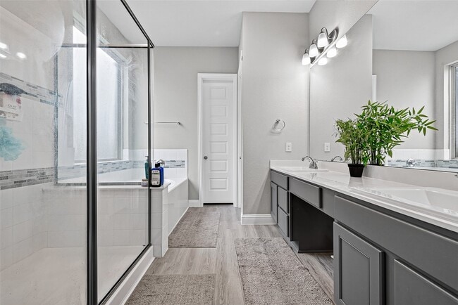 Building Photo - 6506 Tiburon Lakes Dr