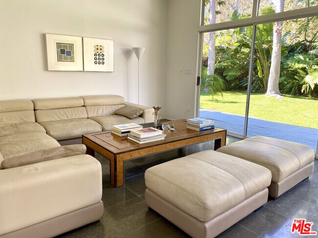 Building Photo - 30611 Las Estrellas Dr